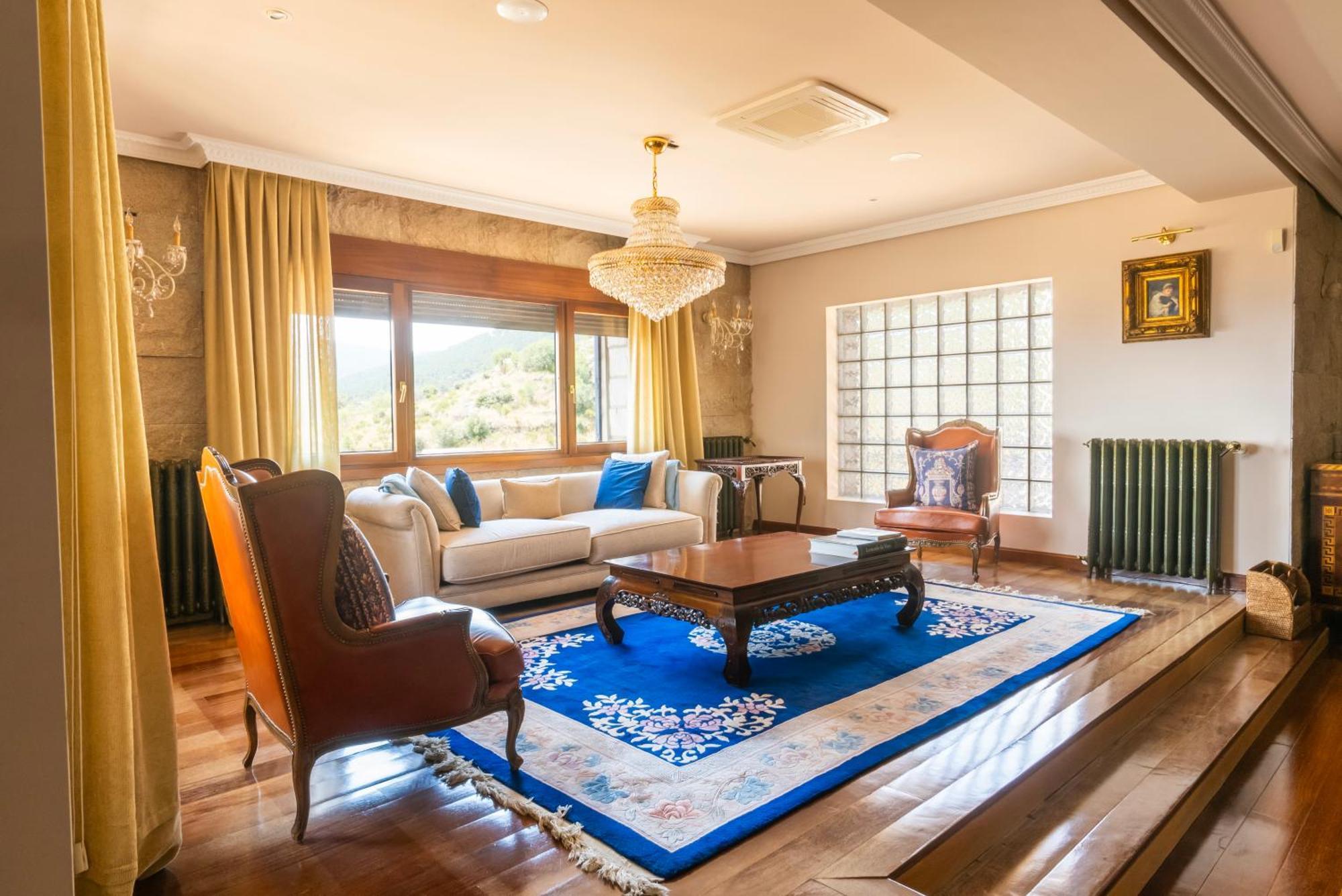 Villa Mansion Con Jacuzzi A 40 Grados, Gran Piscina Y Padel à El Tiemblo Extérieur photo