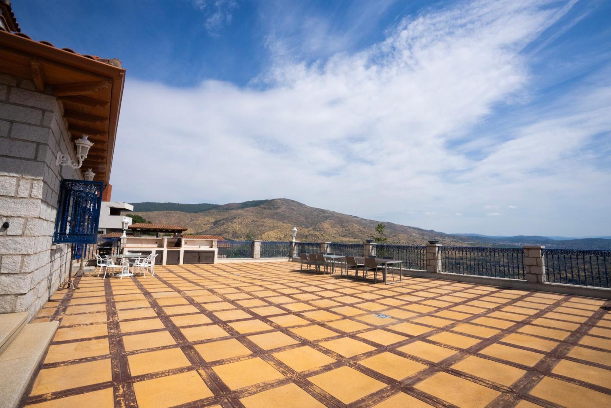 Villa Mansion Con Jacuzzi A 40 Grados, Gran Piscina Y Padel à El Tiemblo Extérieur photo