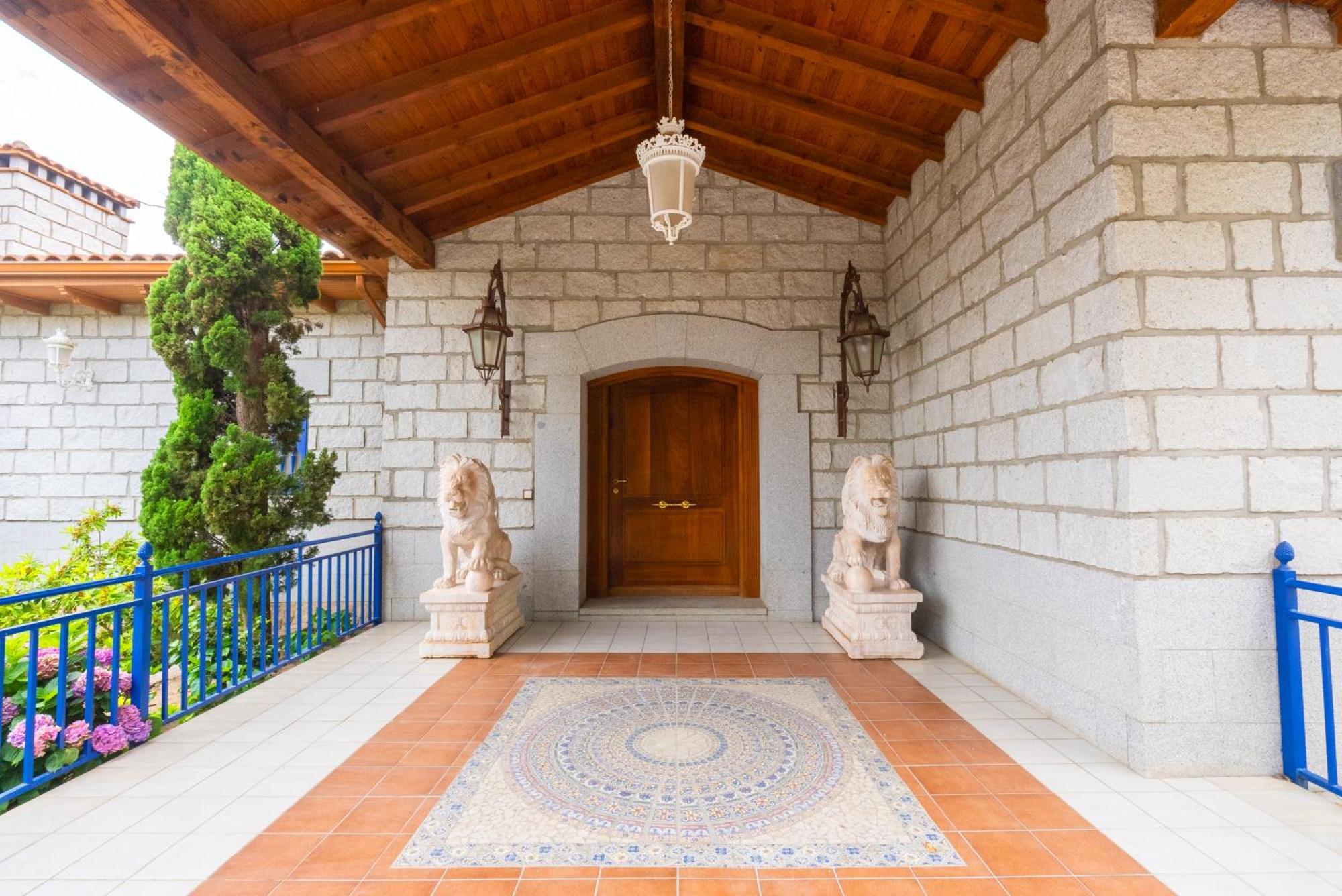 Villa Mansion Con Jacuzzi A 40 Grados, Gran Piscina Y Padel à El Tiemblo Extérieur photo