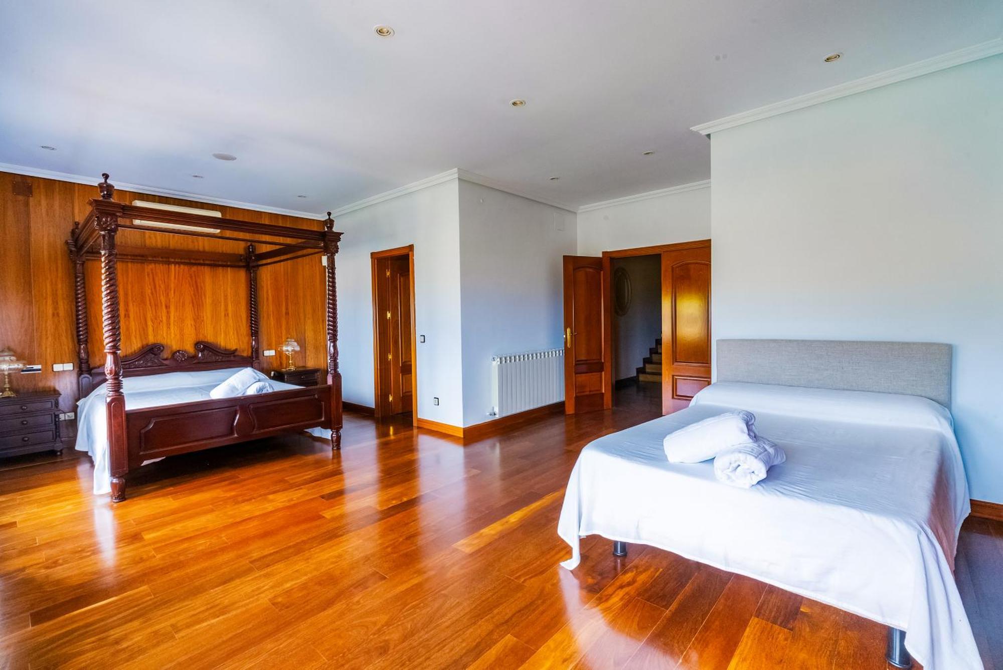 Villa Mansion Con Jacuzzi A 40 Grados, Gran Piscina Y Padel à El Tiemblo Extérieur photo